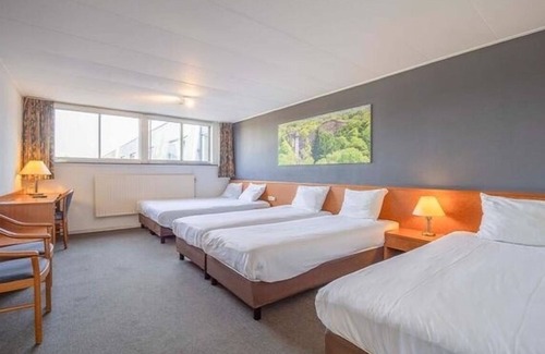 Waalwijk Hotel | Enjoy Scenic Escape: Close to Efteling Theme Park & Naturemuseum Brabant