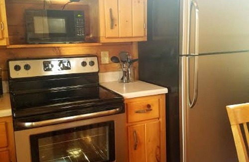 Gatlinburg - Pigeon Forge Cabin | Enjoy Secluded Mountain Paradise at the Rustic Fox!