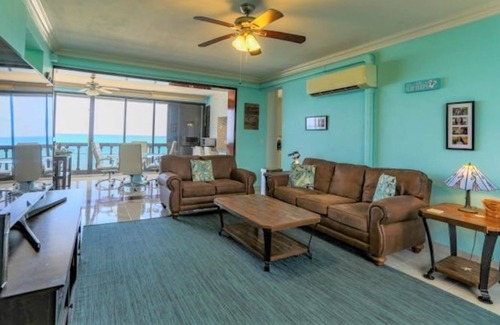 Frederiksted Condo | Enjoy Serenity by the Sea! Wake up and swim in the Caribbean Sea!