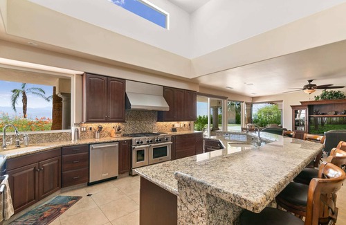 Thousand Palms House | Enjoy Spectacular 360 Views while creating unforgettable memories after Golfing