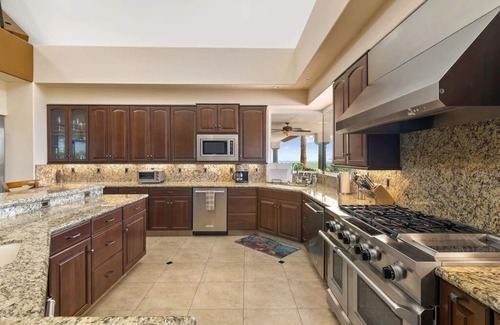 Thousand Palms House | Enjoy Spectacular 360 Views while creating unforgettable memories after Golfing