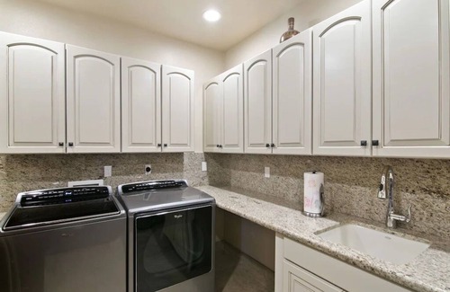 Thousand Palms House | Enjoy Spectacular 360 Views while creating unforgettable memories after Golfing