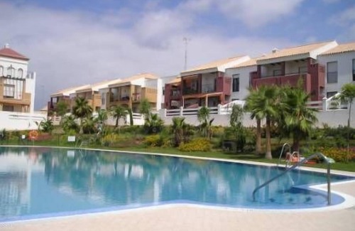 Chiclana de la Frontera Apartment | Enjoy summer and in sunny Costa de la Luz, Golf Nearby. 50m to Shops/Restaurant