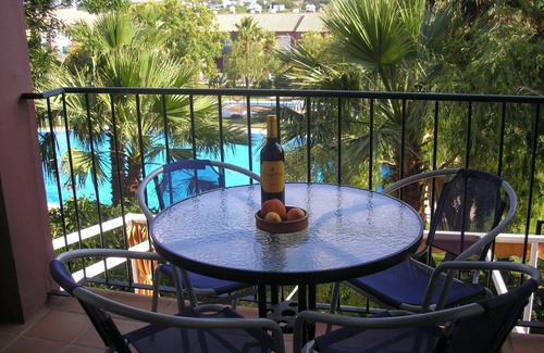 Chiclana de la Frontera Apartment | Enjoy summer and in sunny Costa de la Luz, Golf Nearby. 50m to Shops/Restaurant