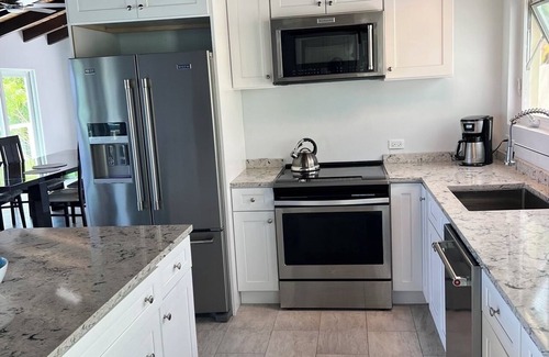 Estate Lerkenlund House | Enjoy summer in St. Thomas! Paradise, Privacy, Pool, Panoramic View, Sleeps 8