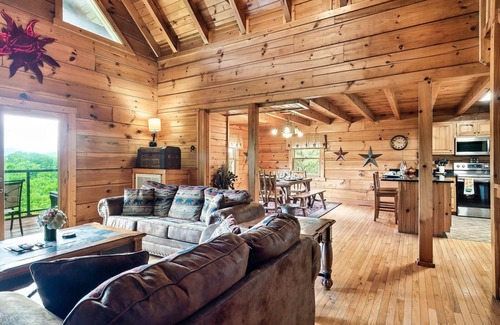 Pigeon Forge Cabin | Enjoy Summer vacation at Just Like Heavennn