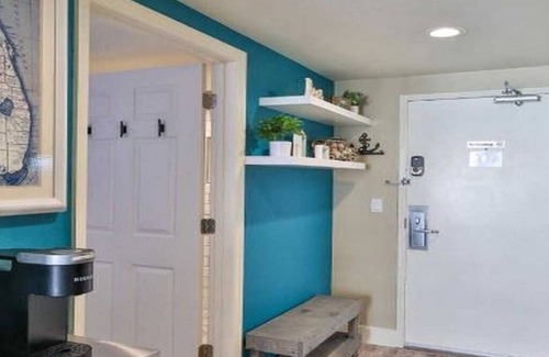 Ortona Park Condo | Enjoy sunrise AND sunset! Best of both worlds! Beachfront beauty you'll love!