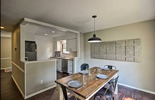 Bella Vista House | Enjoy Sunsets at 4BR retreat - family sized Golf Bike Hike Swim or Pickleball