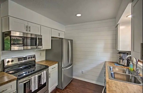 Bella Vista House | Enjoy Sunsets at 4BR retreat - family sized Golf Bike Hike Swim or Pickleball