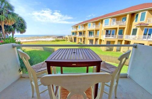 Pensacola Beach House | Enjoy Sunsets at Fully Equipped 2BR Condo on Beach