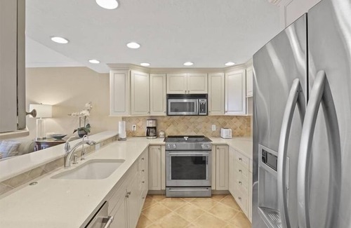 Park Shore Condo | Enjoy sweeping Gulf views in this 12th floor condo - CL1203