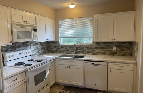 Sun City House | Enjoy the abundant AZ sunshine and sleep like royalty at night!