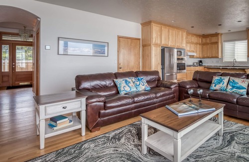 Gleneden Beach House | Enjoy the beach from this Ocean Front home with a Hot Tub and Large Deck