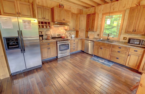 Ellicottville Ski Chalet | Enjoy the breathtaking sites of Ellicottville, N.Y in this beautiful chalet on a perfect mountain escape.