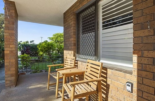 Sawtell Apartment | Enjoy the convenience of this two bedroom ground floor apartment close to the beach.
