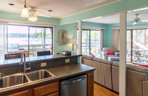 Oriental House | Enjoy the gorgeous creek views at the Tranquil Waters Cottage
