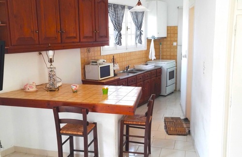 Ioulida Apartment | Enjoy the greek cycladic sunset from our balcony in Kea!