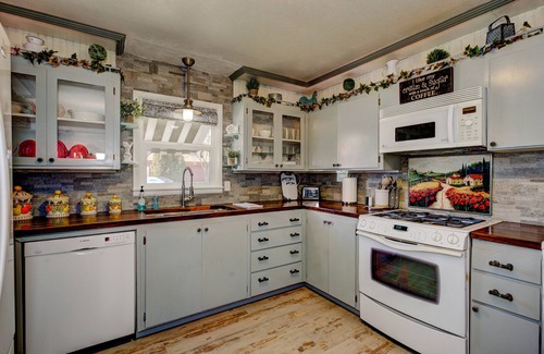 Meridian House | ENJOY THE HISTORY, NOSTALGIA AND CULTURE OF OLD TOWN MERIDIAN