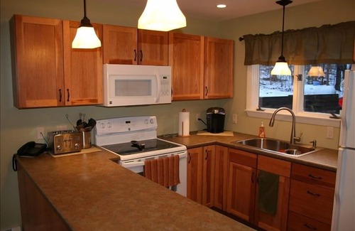 North Troy House | Enjoy the HOT TUB after a day on the slopes of the best resort in the east