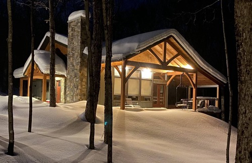 North Troy House | Enjoy the HOT TUB after a day on the slopes of the best resort in the east