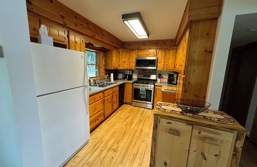 National Mine Cabin | Enjoy the lake, walk in the forest, s’mores on the fire pit and deer visits.