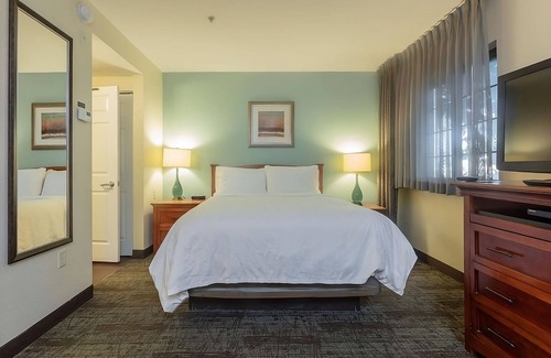 Anaheim Resort Resort | Enjoy the Magic of Disneyland just 2 Miles from this Suite w/Self Parking!