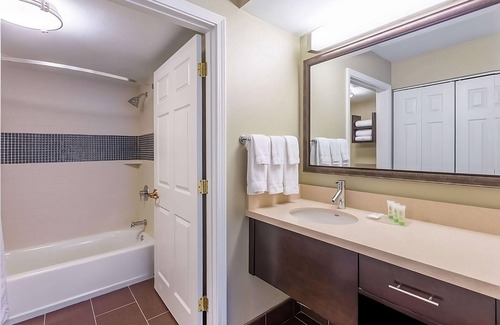 Anaheim Resort Resort | Enjoy the Magic of Disneyland just 2 Miles from this Suite w/Self Parking!