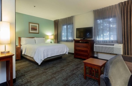 Anaheim Resort Resort | Enjoy the Magic of Disneyland just 2 Miles from this Suite w/Self Parking!