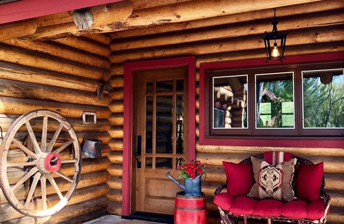 Moose Wilson Road Cabin | Enjoy the 'Old West' in Our Wonderful Log Home .nn