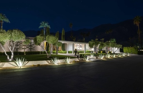 Indian Canyon House | ENJOY THE QUINTESSENTIAL PALM SPRINGS EXPERIENCE AT THE ICONIC LEAR HOUSE