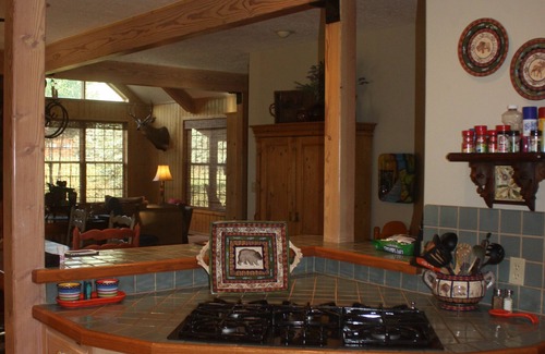 Red River Cabin | Enjoy the serenity of the mountains in this beautiful spacious luxury home!