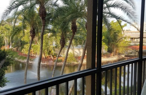 Park Shore Condo | Enjoy the warmth of Naples