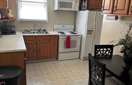 West Price Hill House | Enjoy this cozy 3-bedroom, 7-bed home near Cincinnati's arenas and attractions.