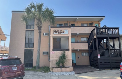 North Myrtle Beach Condo | Enjoy this dog friendly, oceanfront condo with an amazing view
