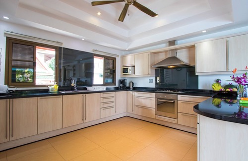 Kata Villa | Enjoy this fabulous Luxury 4 bed villa with personal chef, staff and pool