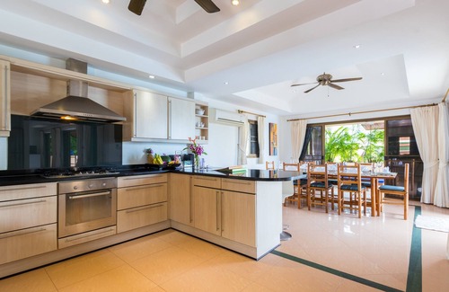 Kata Villa | Enjoy this fabulous Luxury 4 bed villa with personal chef, staff and pool
