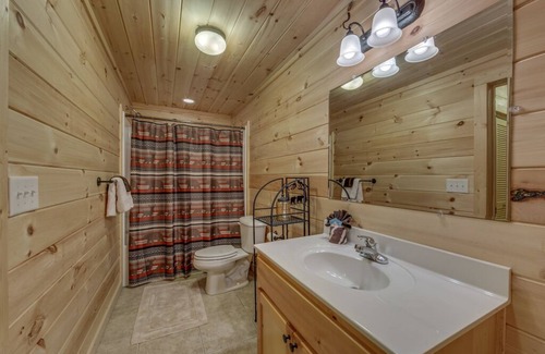 Copperhill House | Enjoy this hidden gem of a cottage with mountain views and hot tub!