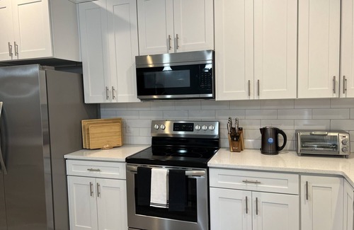 Charlotte House | Enjoy this new home in the university area located 10 min from Northlake mall.