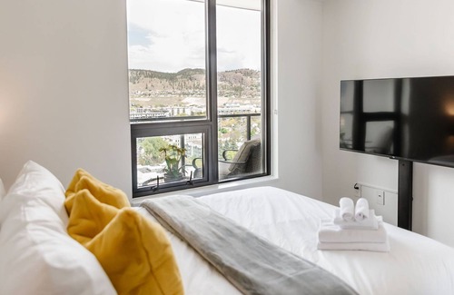 Downtown Kelowna Apartment | Enjoy this quaint lakeview 1 bedroom condo located in the downtown core of Kelowna