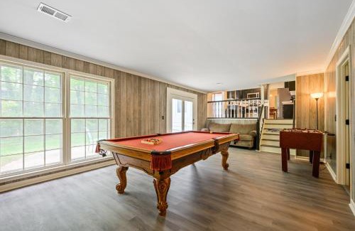 Marietta House | Enjoy This Roomy Cabin Style 5BR With A Pool Table