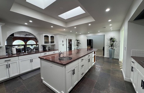 Fountain Hills House | Enjoy this sprawling home in the picturesque “Dark Sky City” of Fountain Hills.