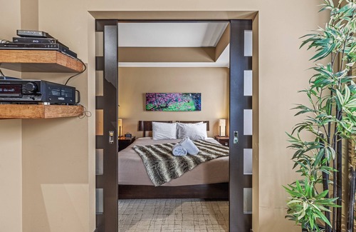 Canmore Apartment | Enjoy this Stunning Condo with Hot Pools, Steam Room, Onsite Spa and Restaurant