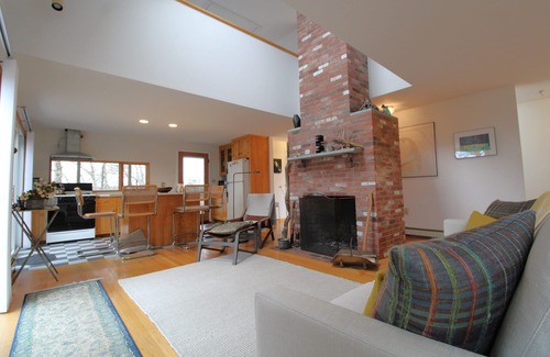 Wellfleet House | Enjoy Views of the Beautiful Dry Meadow (1418)