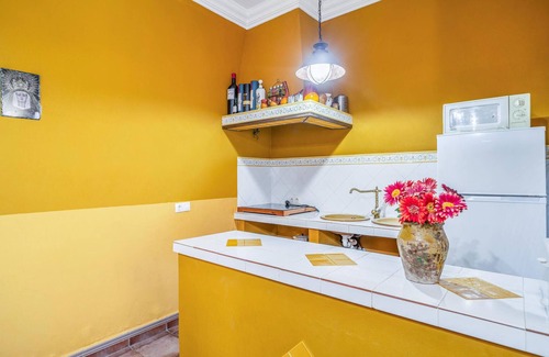 Setenil de las Bodegas House | Enjoy your vacation in this attractive vacation home with pool.