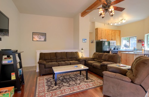 Yosemite West House | Enjoy Yosemite In Peace And Comfort.