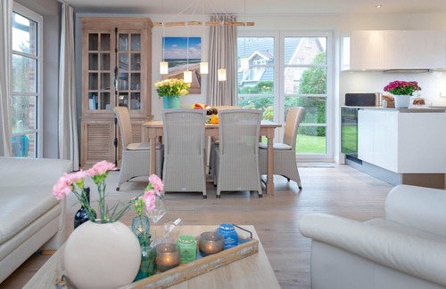 Westerland House | Enjoy your dream vacation in a perfect location with up to 6 people to the fullest.