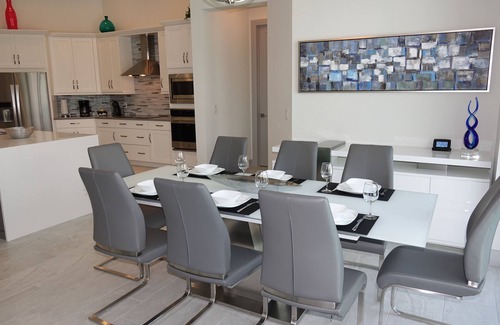 Pelican House | Enjoy your family time at spacious Villa Alica with Pool, Spa & Outdoor Kitchen
