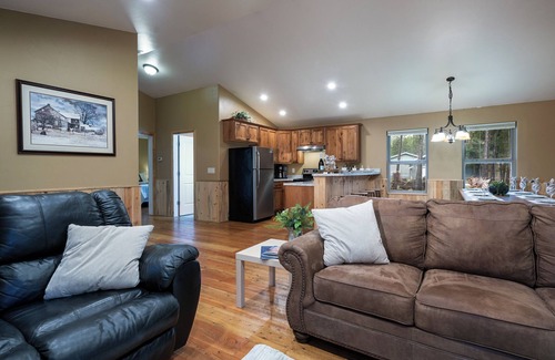Columbia Falls House | Enjoy your getaway and explore with Glacier Park as your back yard. Book now!