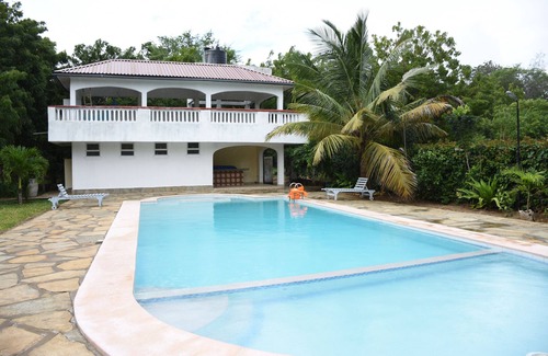 Bamburi Villa | Enjoy your getaway at this beautiful hidden jewel in Kilifi creek