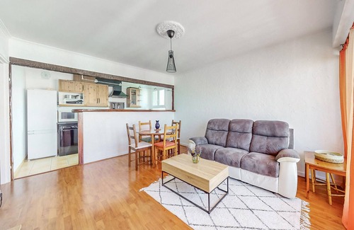 Epinay-sous-Senart Apartment | Enjoy your holiday in this inviting holiday apartment.